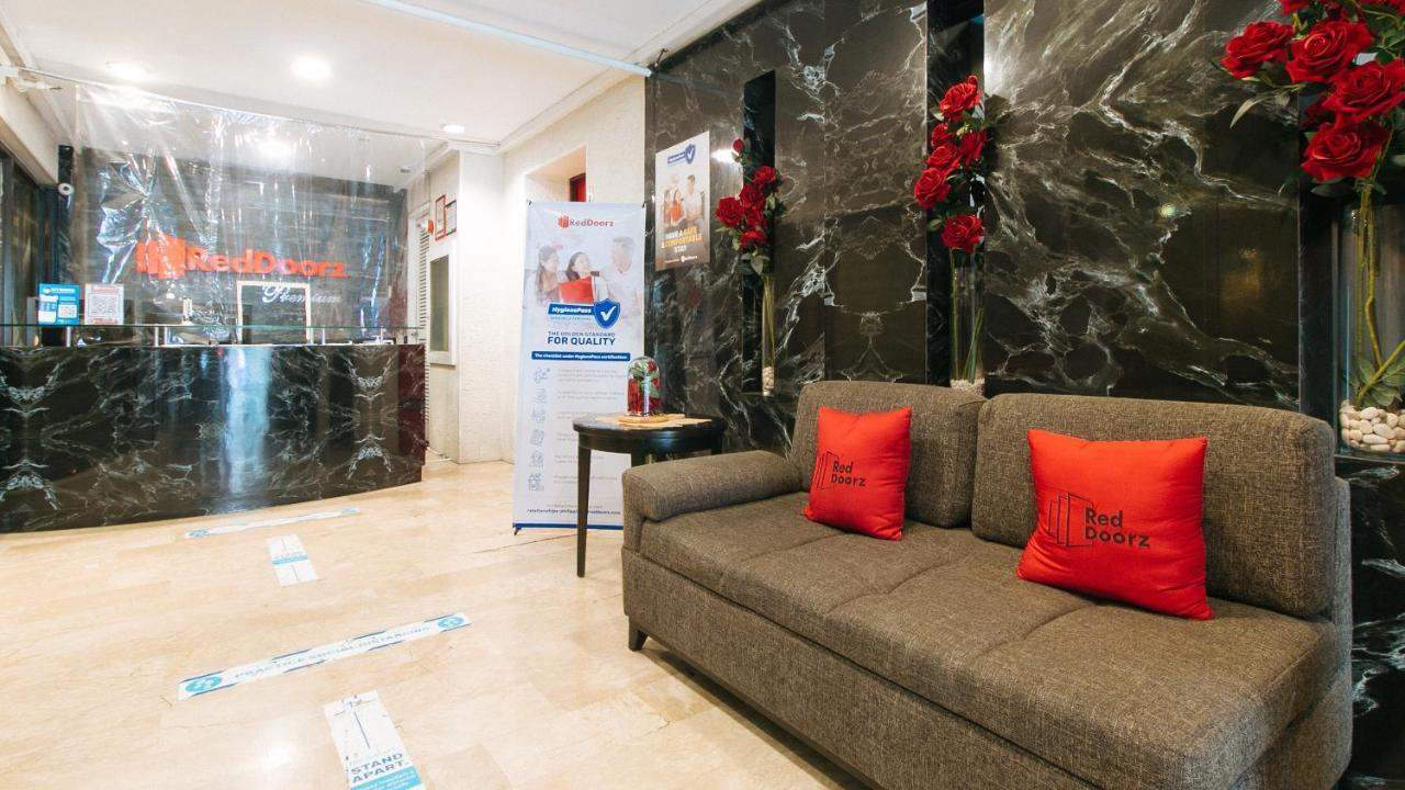 Reddoorz Premium Near Greenbelt Makati - Vaccinated Staff Makati City Bagian luar foto