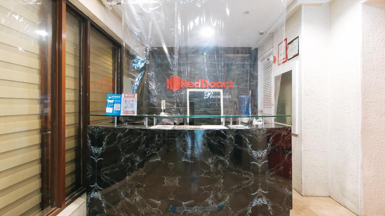 Reddoorz Premium Near Greenbelt Makati - Vaccinated Staff Makati City Bagian luar foto