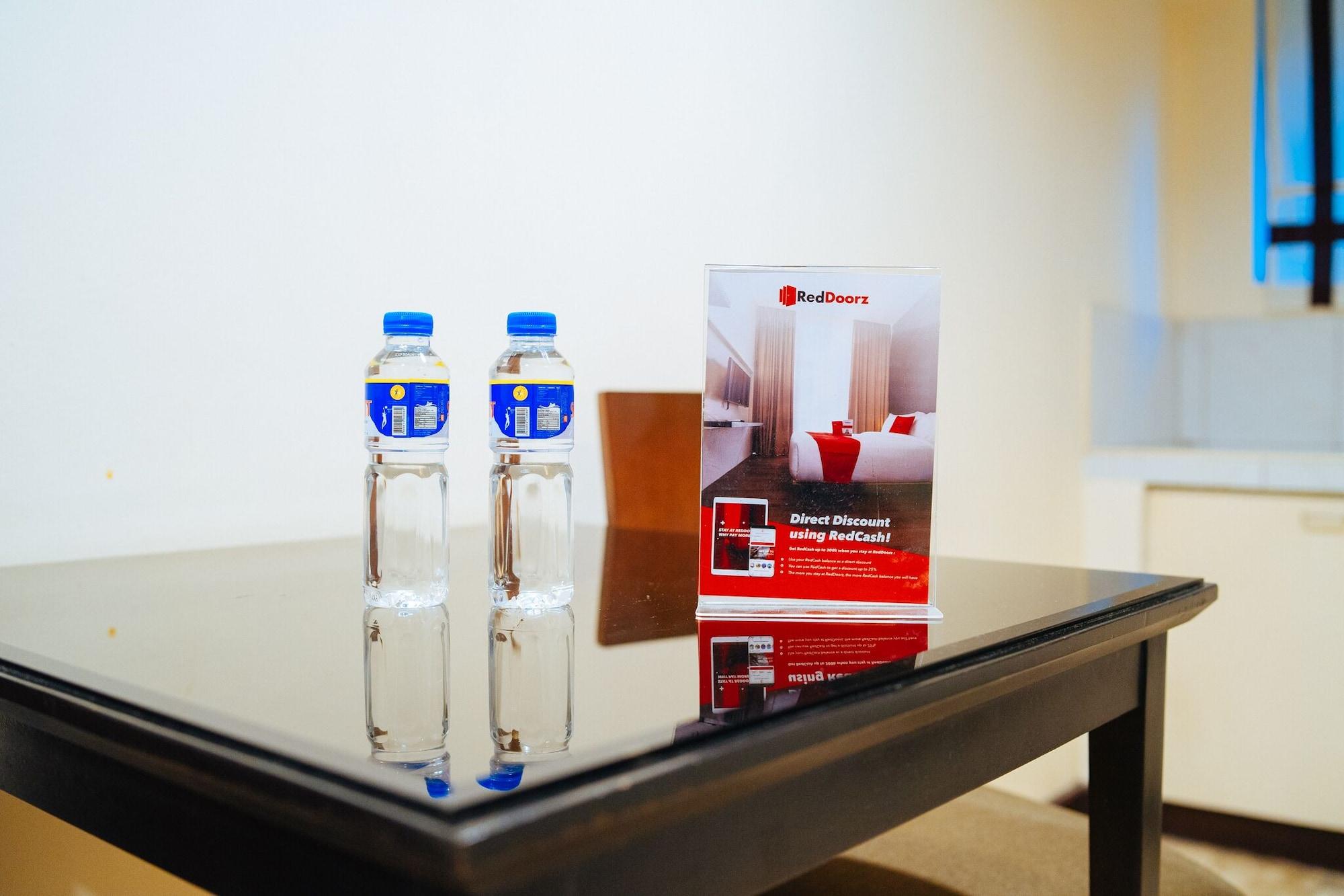 Reddoorz Premium Near Greenbelt Makati - Vaccinated Staff Makati City Bagian luar foto
