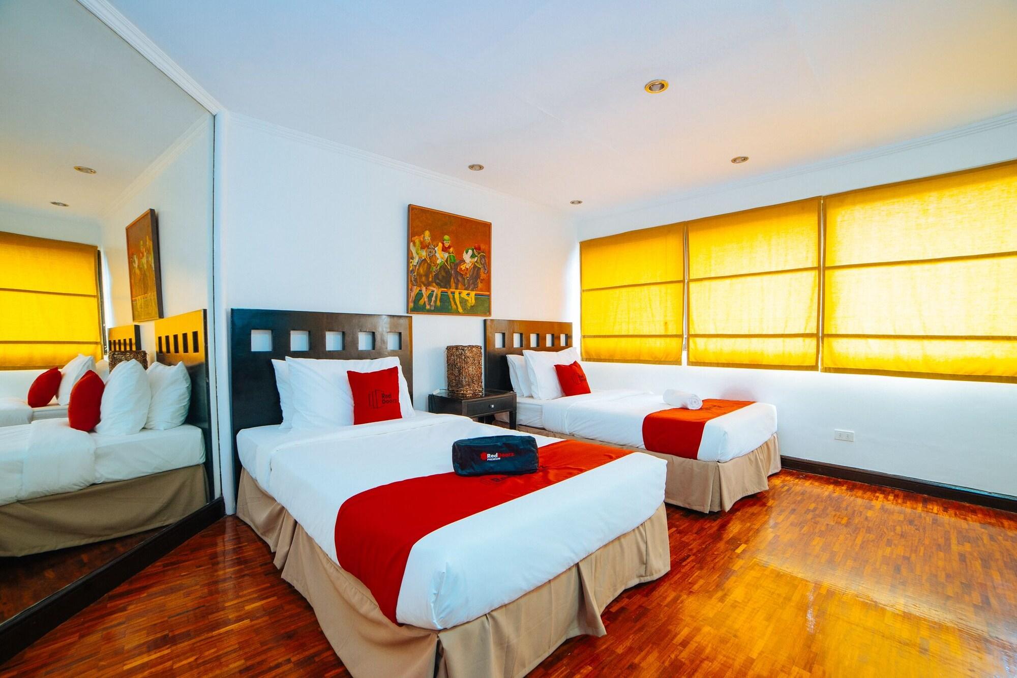 Reddoorz Premium Near Greenbelt Makati - Vaccinated Staff Makati City Bagian luar foto
