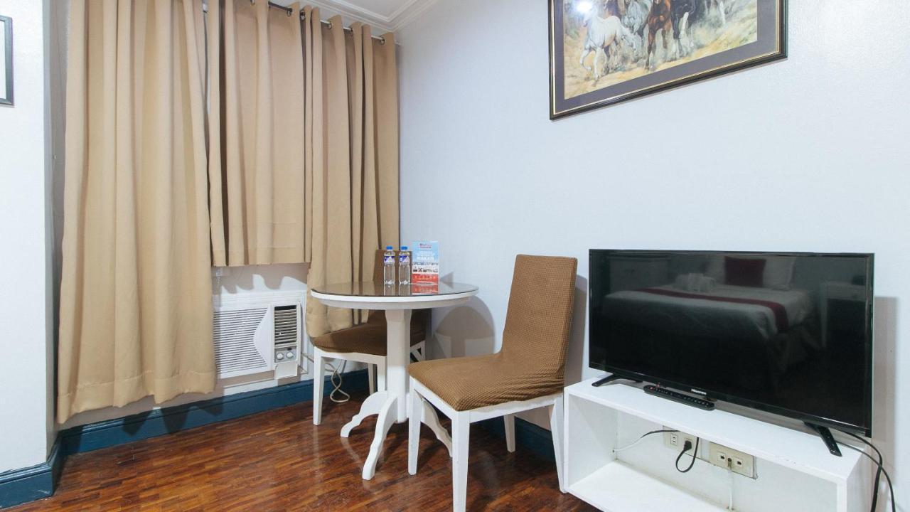 Reddoorz Premium Near Greenbelt Makati - Vaccinated Staff Makati City Bagian luar foto