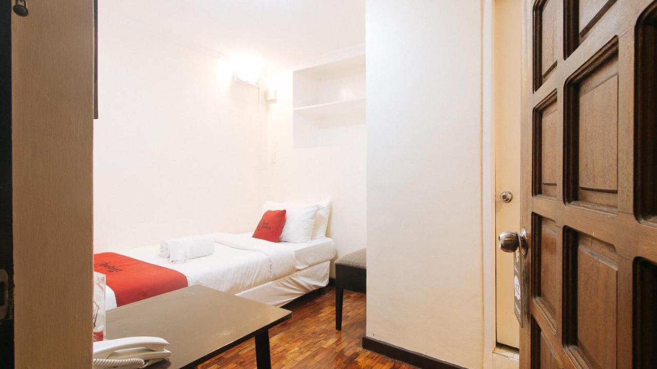 Reddoorz Premium Near Greenbelt Makati - Vaccinated Staff Makati City Bagian luar foto