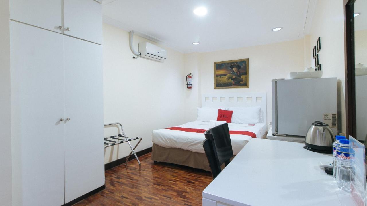 Reddoorz Premium Near Greenbelt Makati - Vaccinated Staff Makati City Bagian luar foto