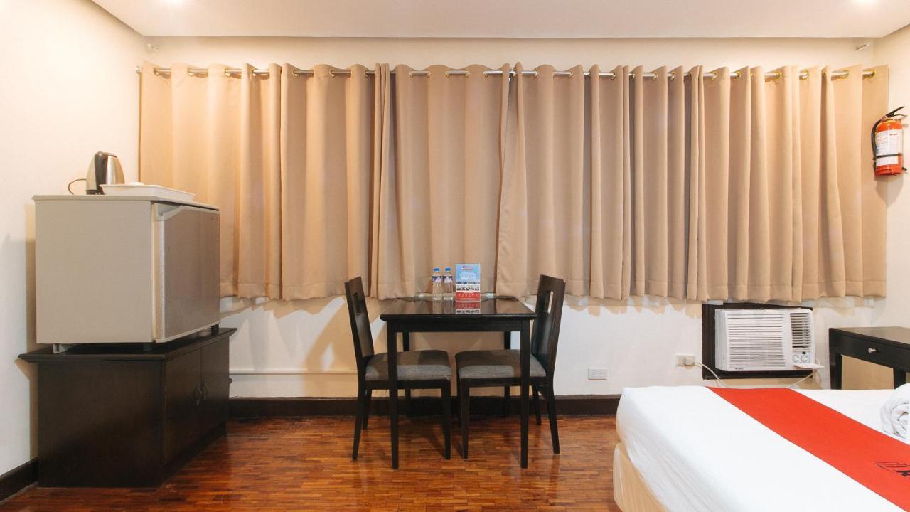 Reddoorz Premium Near Greenbelt Makati - Vaccinated Staff Makati City Bagian luar foto