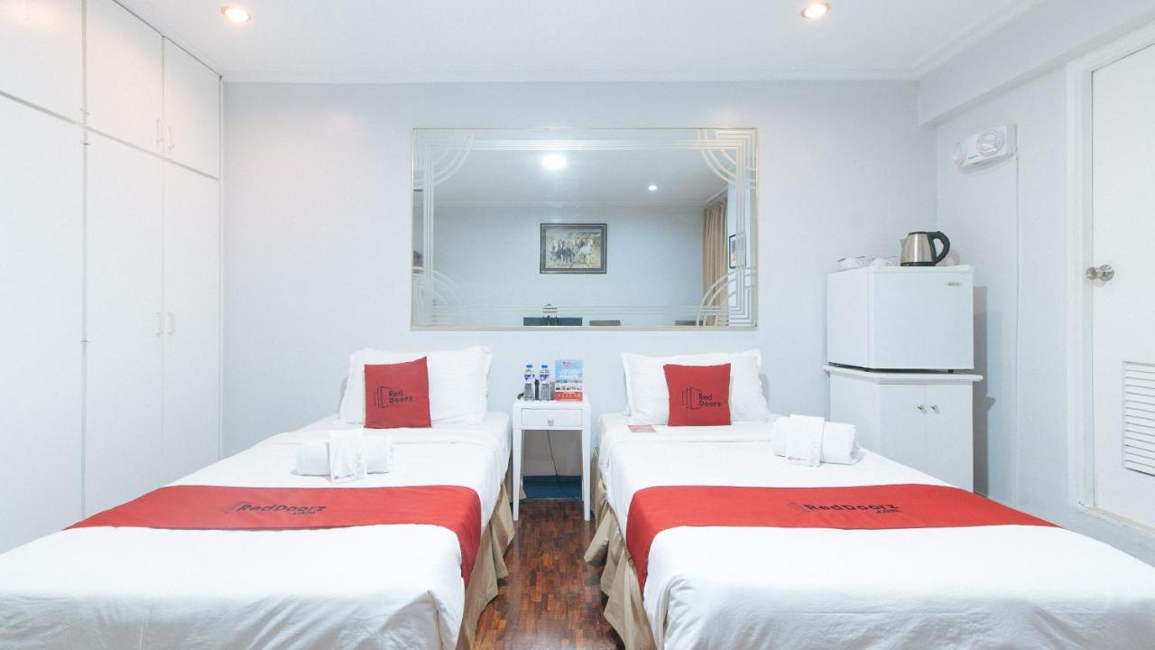 Reddoorz Premium Near Greenbelt Makati - Vaccinated Staff Makati City Bagian luar foto