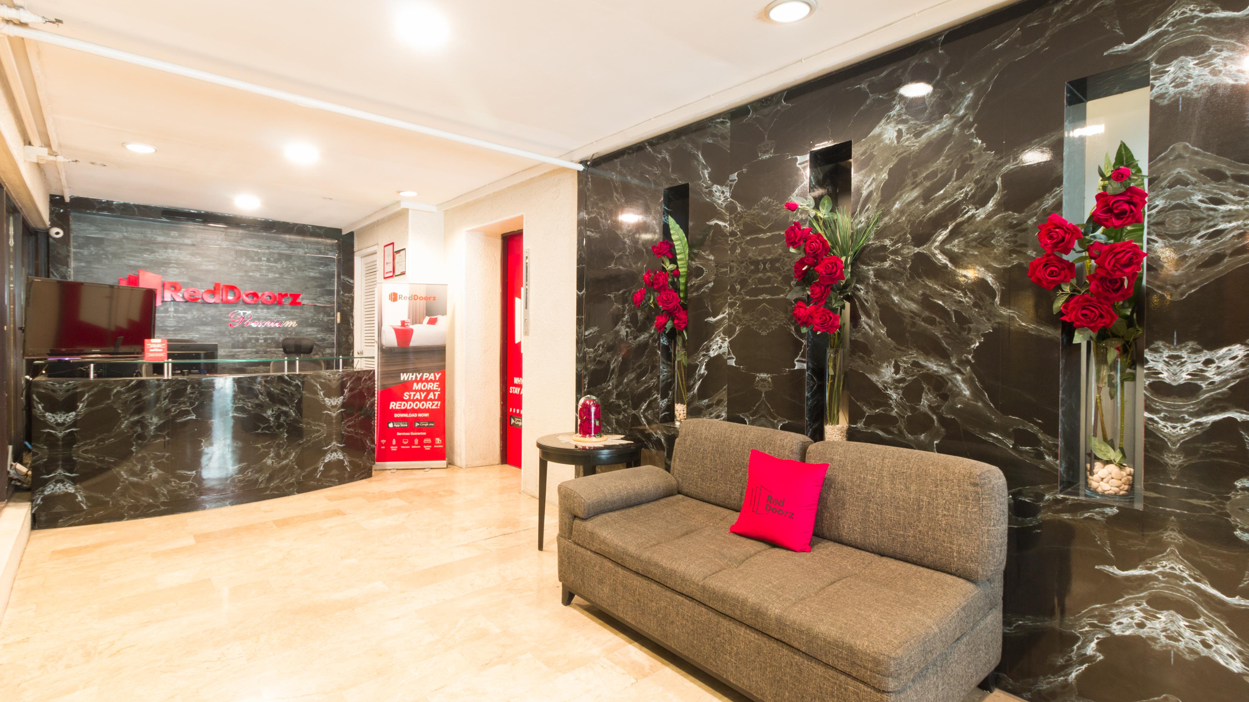 Reddoorz Premium Near Greenbelt Makati - Vaccinated Staff Makati City Bagian luar foto