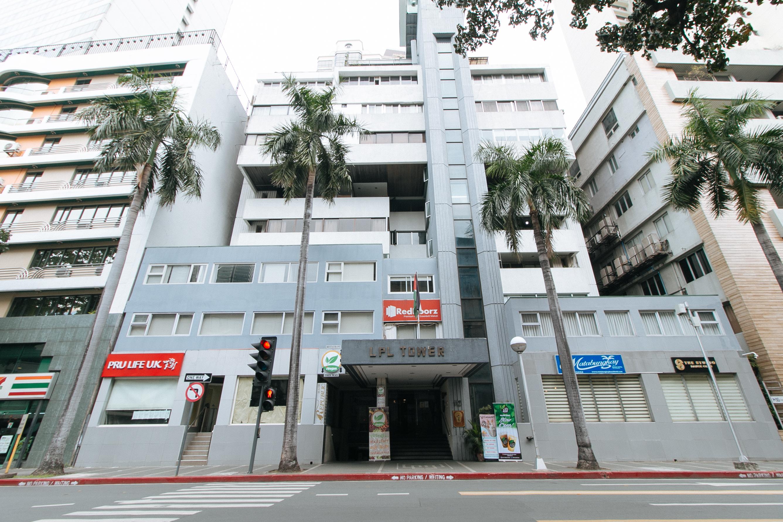 Reddoorz Premium Near Greenbelt Makati - Vaccinated Staff Makati City Bagian luar foto